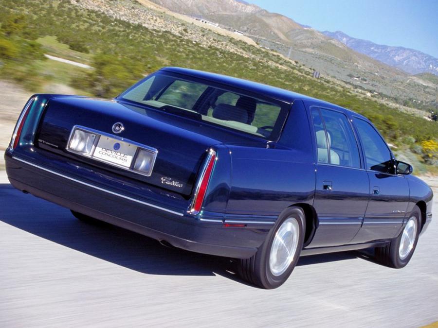  Cadillac DeVille Concours 1997 года  (фото 14 из 21)